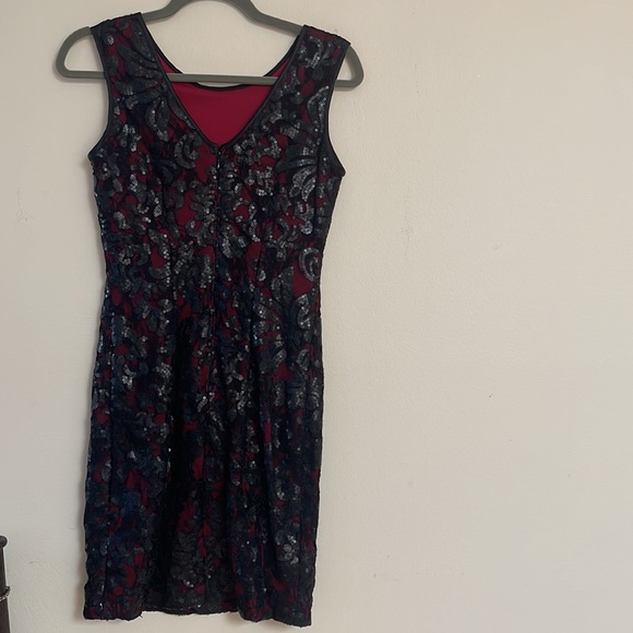 Cache Red and Black Sequin Dress - Picture 4 of 5
